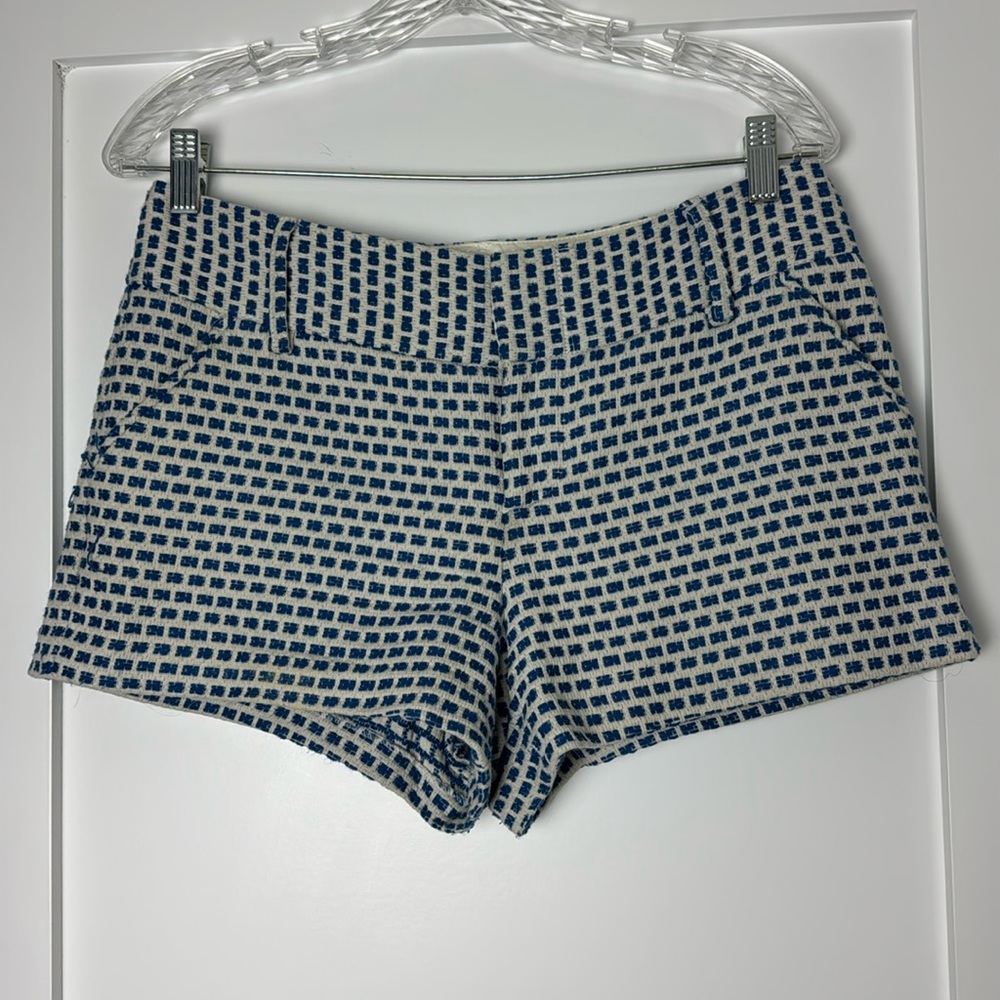 Alice + Olivia Navy and White Patterned Women’s Shorts